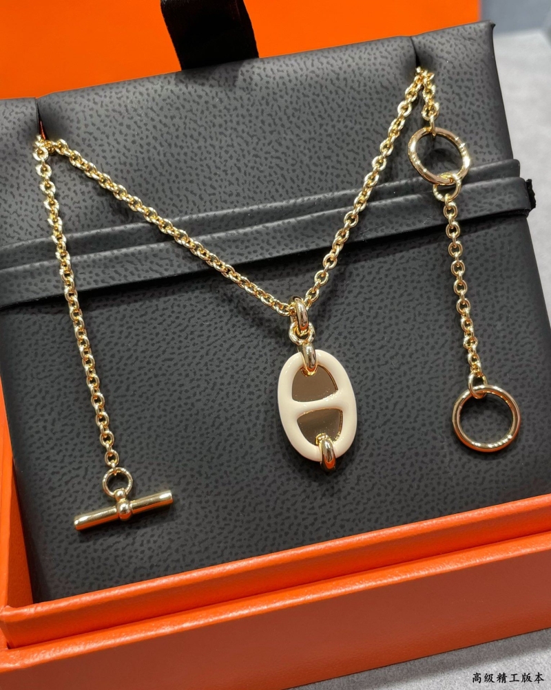 H**me5 necklaces